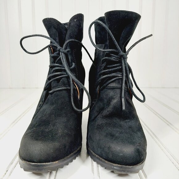 Gentle Souls by Kenneth Cole Black Suede Leather Lace Up Wedge Ankle Boots H552 - Picture 3 of 11
